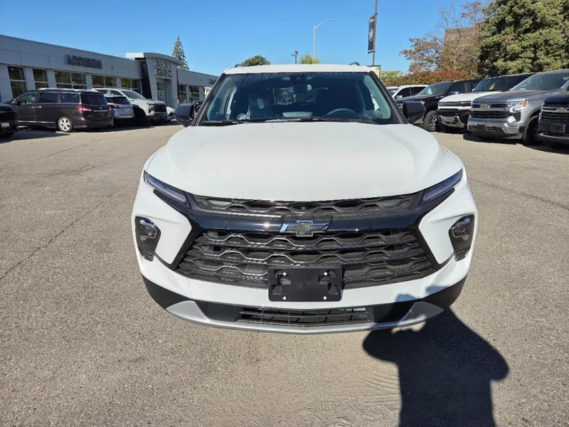 Chevrolet Blazer 2026 photo 2