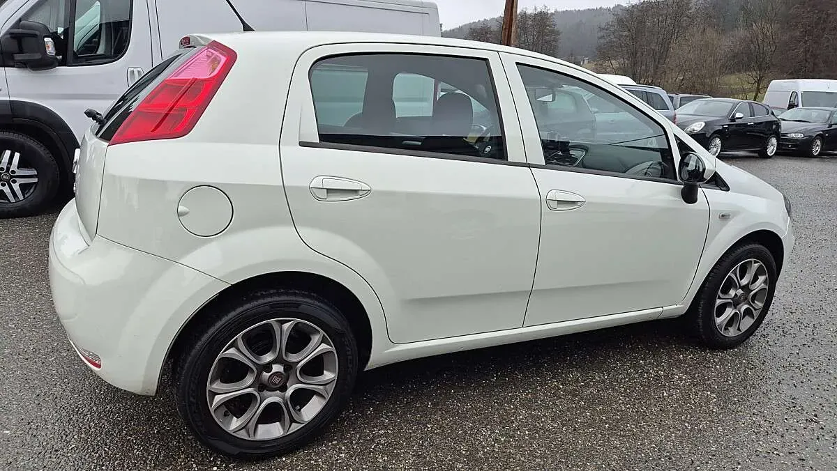 Fiat Punto 2016 photo 3