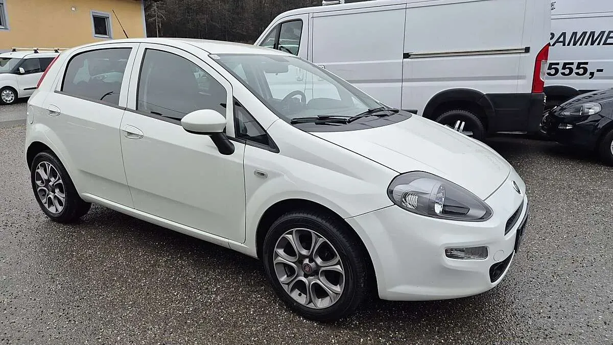 Fiat Punto 2016 photo 2