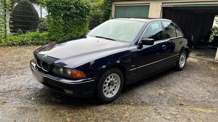 BMW 520I