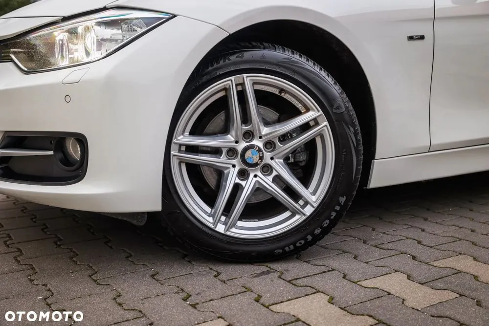 BMW Seria 3 2013 photo 2