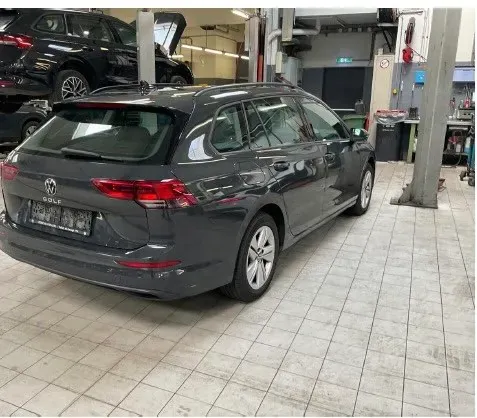 Volkswagen Golf 2022 photo 2