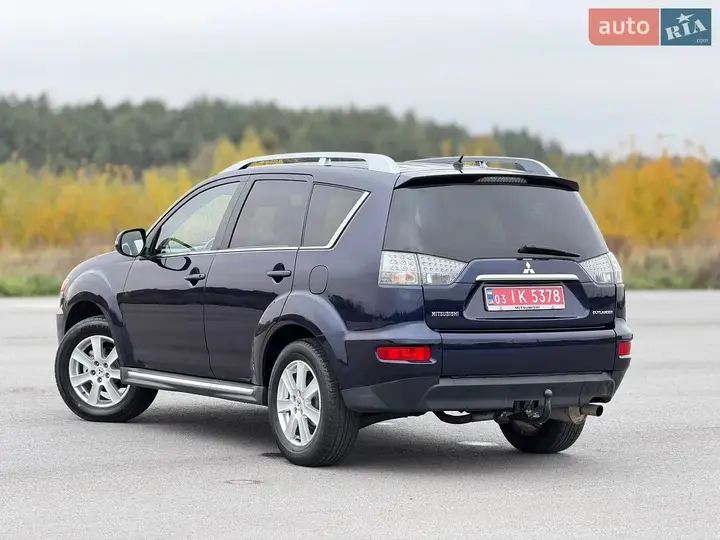 Mitsubishi Outlander 2010 photo 4