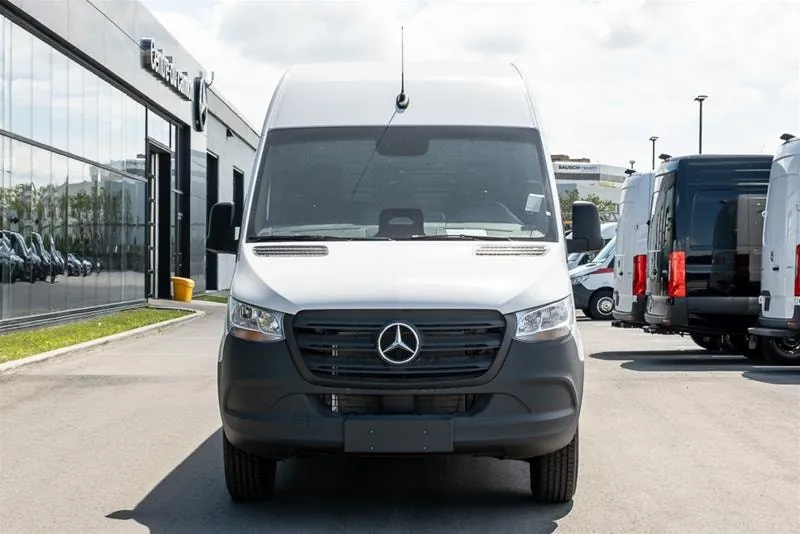 Mercedes-Benz Sprinter 2025 photo 2