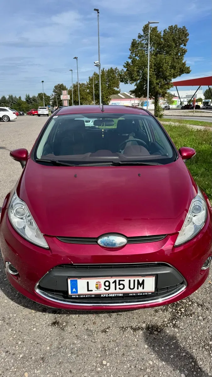 Ford Fiesta 2010 photo 3