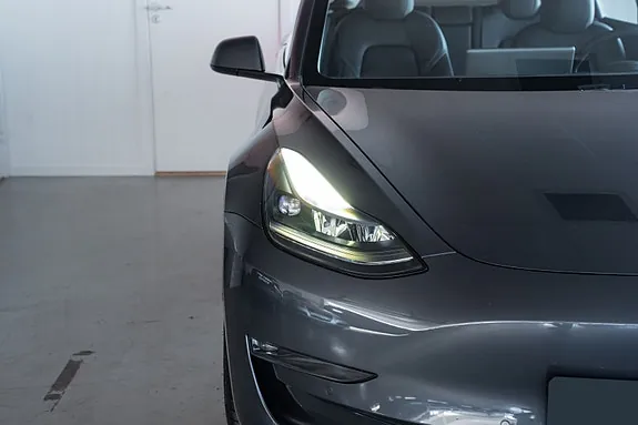 Tesla Model 3 2022 photo 3