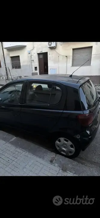 Toyota Yaris 2004 photo 2