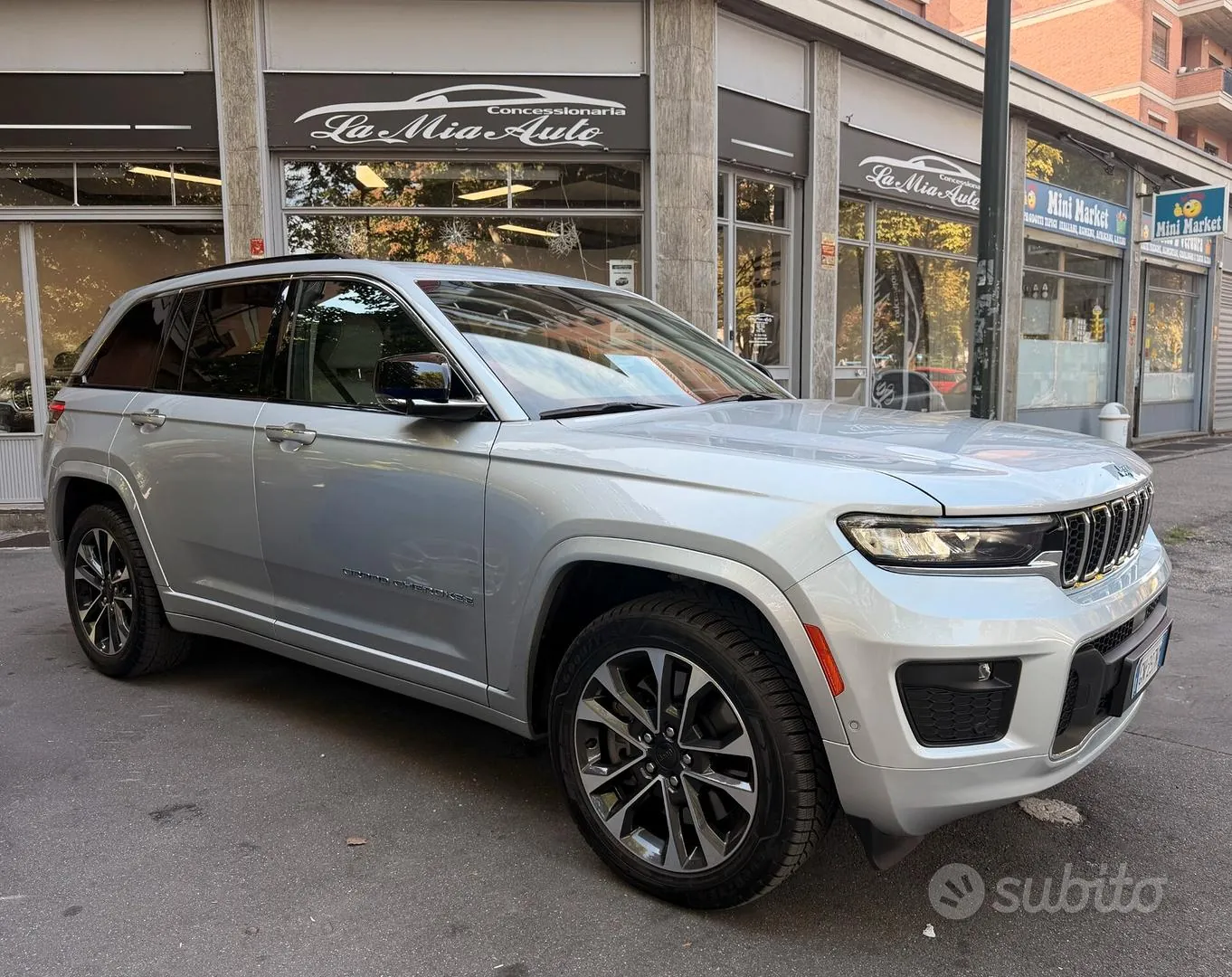 Jeep Grand Cherokee 2023 photo 3