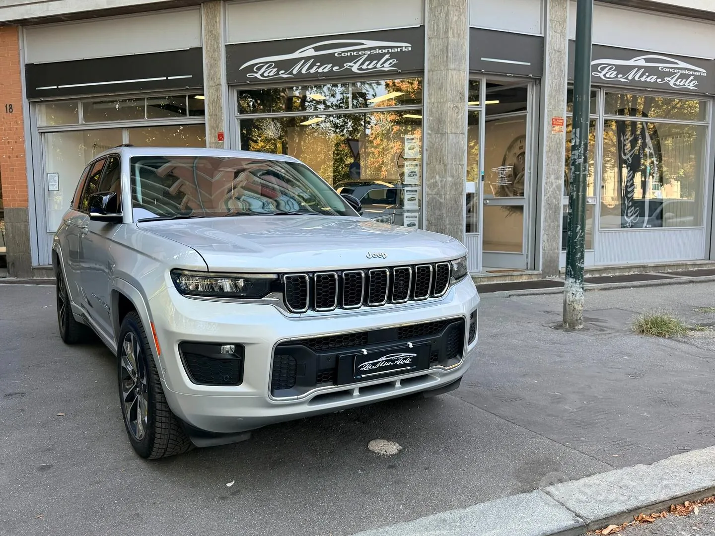 Jeep Grand Cherokee 2023 photo 2
