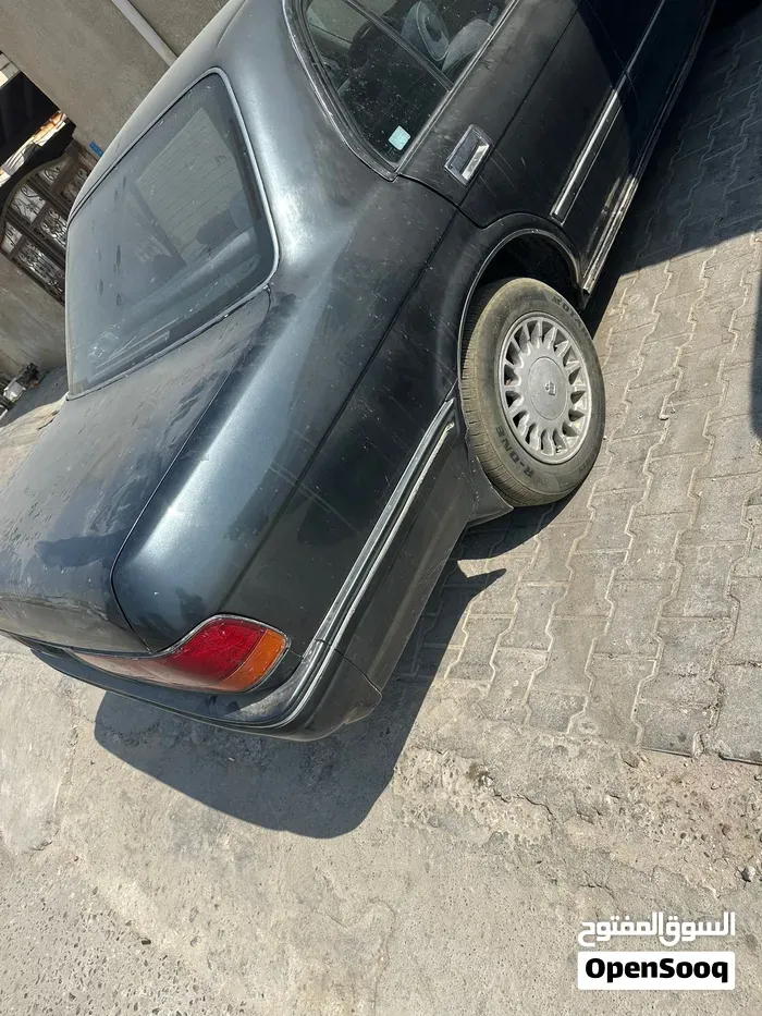 Toyota Crown 1994 photo 2
