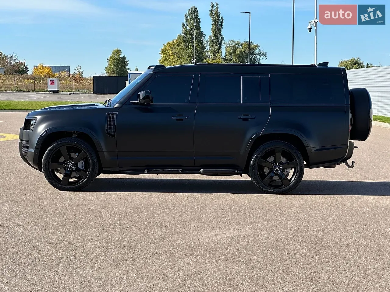 Land Rover Defender 2025 photo 4