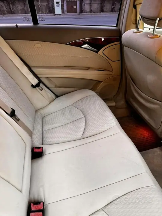 Mercedes-Benz W211 2005 photo 5