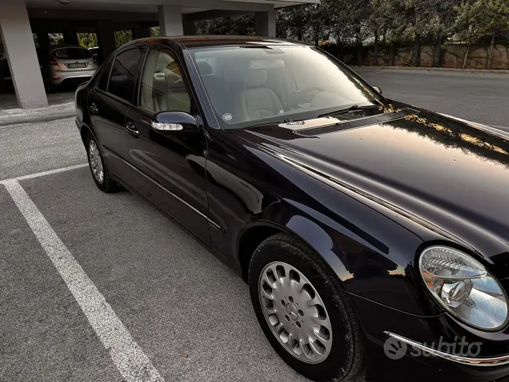 Mercedes-Benz W211