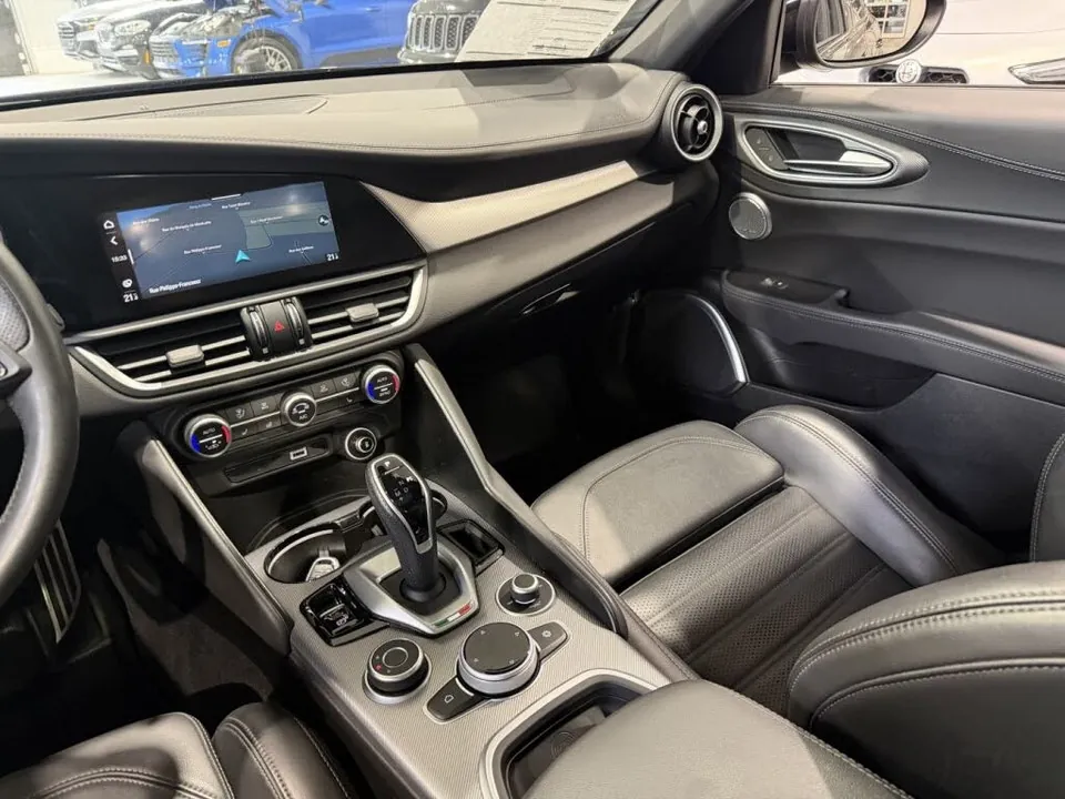 Alfa Romeo Giulia 2023 photo 2