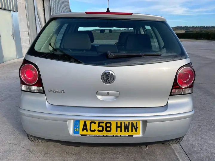 Volkswagen Polo 2009 photo 4