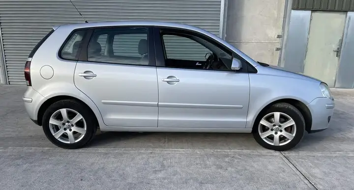 Volkswagen Polo 2009 photo 2