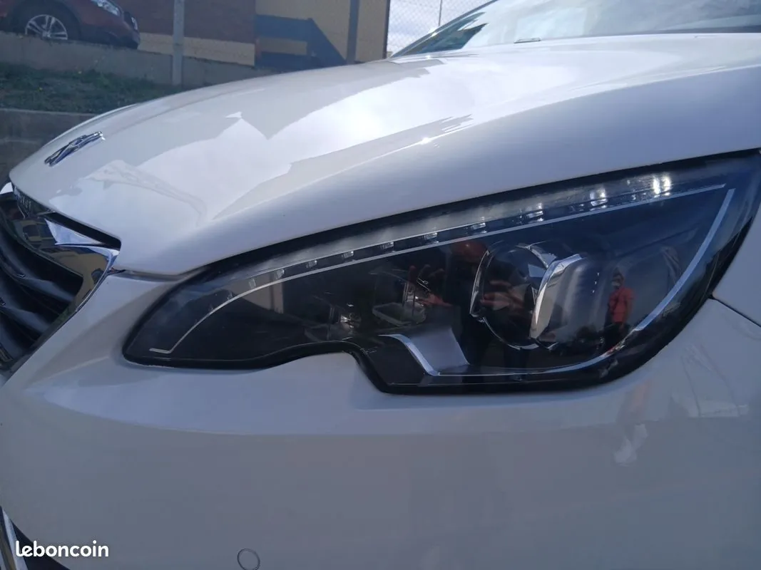 Peugeot 308 2015 photo 4