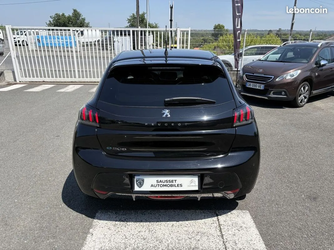Peugeot E-208 2022 photo 4