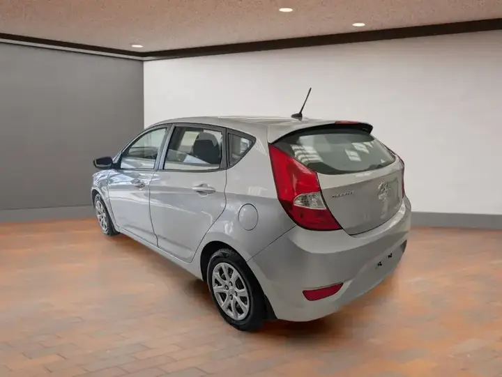 Hyundai Accent 2013 photo 5