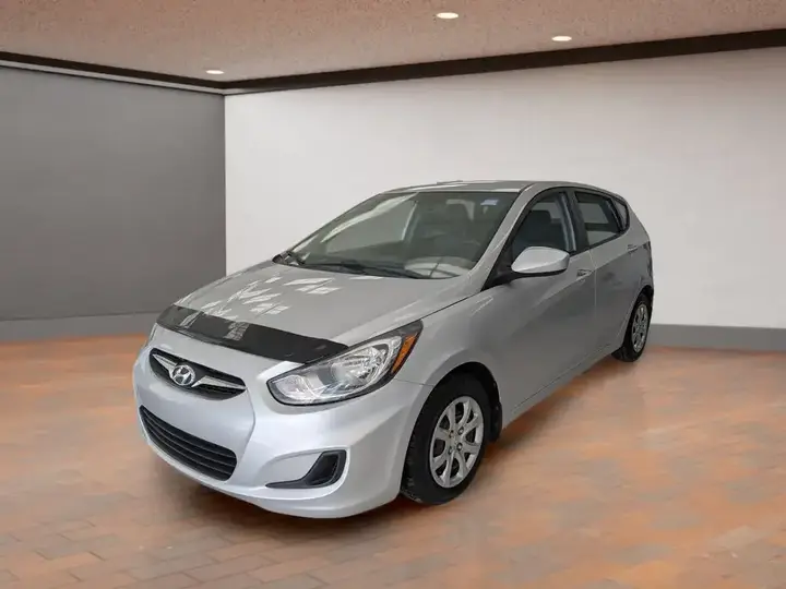Hyundai Accent 2013 photo 3