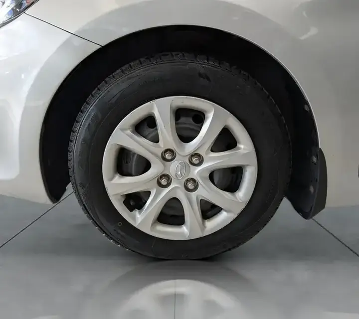 Hyundai Accent 2013 photo 4