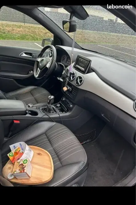 Mercedes-Benz B-Class 2012 photo 2