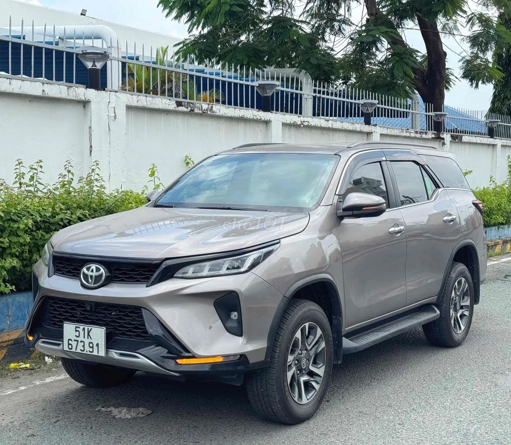 Toyota Fortuner 2022 photo 2