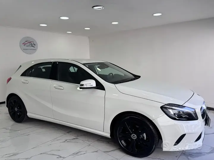 Mercedes-Benz A 180 2017 photo 2