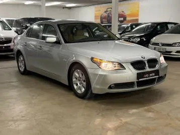 BMW 523I