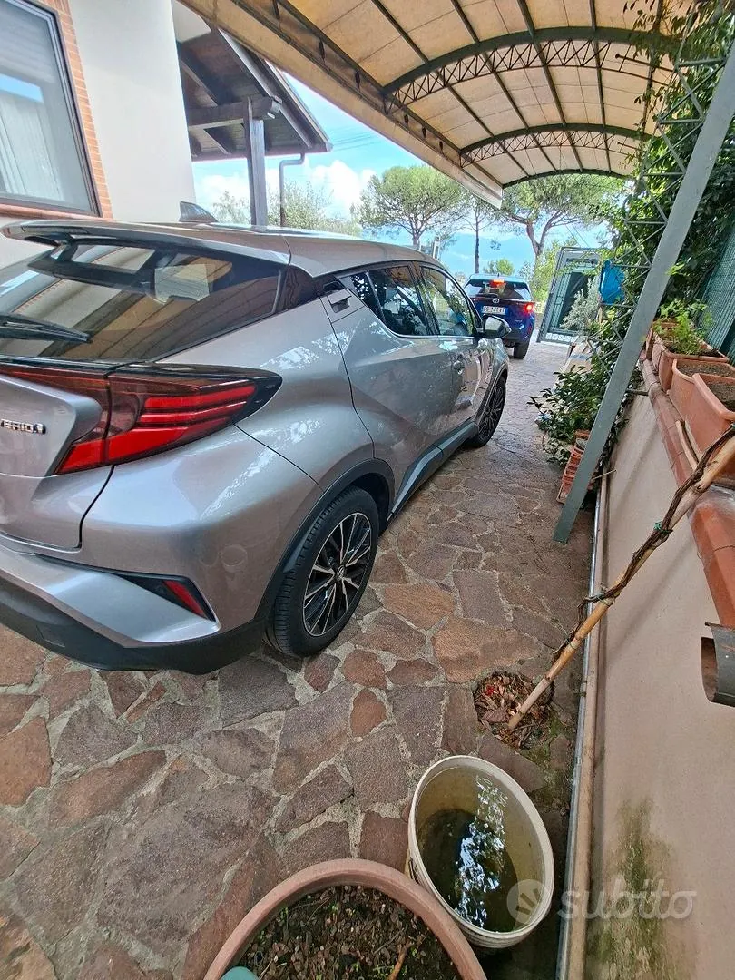 Toyota C-Hr 2021 photo 2
