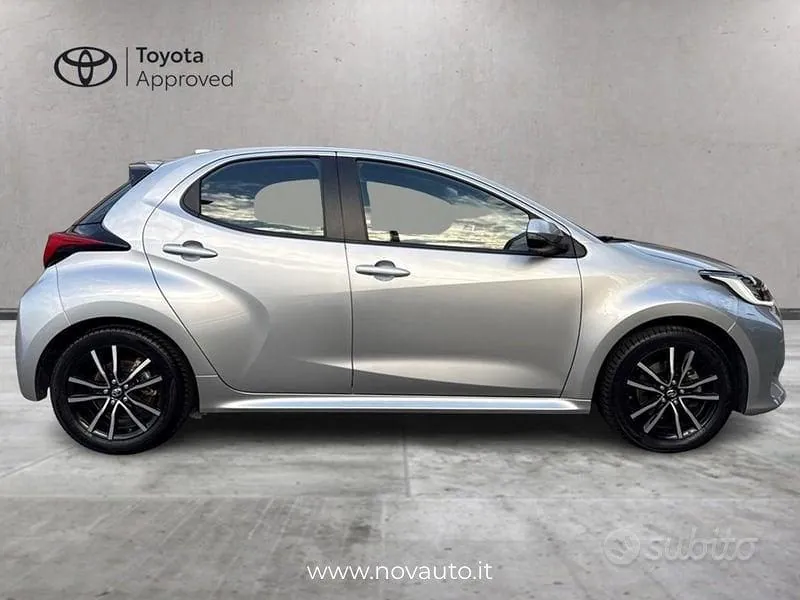 Toyota Yaris 2023 photo 3