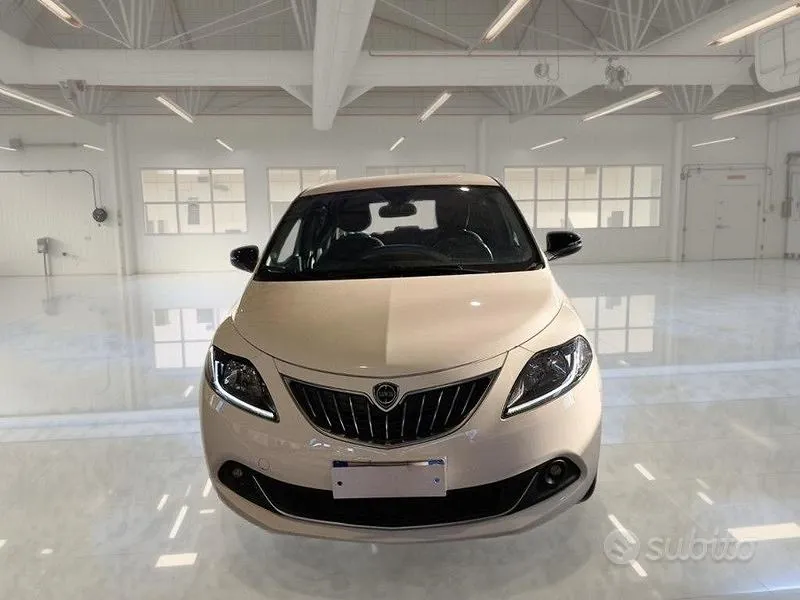 Lancia Ypsilon 2022 photo 2