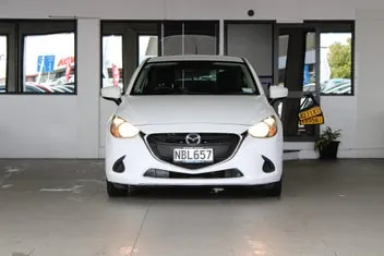 Mazda Demio 2015 photo 3