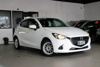 Mazda Demio 2015 photo 2