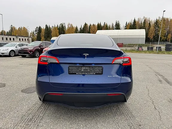 Tesla Model Y 2024 photo 4