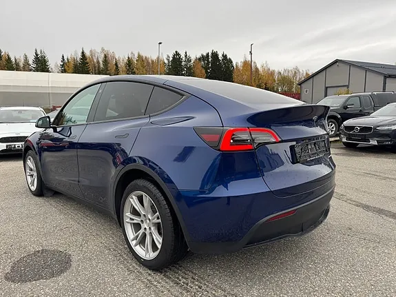 Tesla Model Y 2024 photo 3