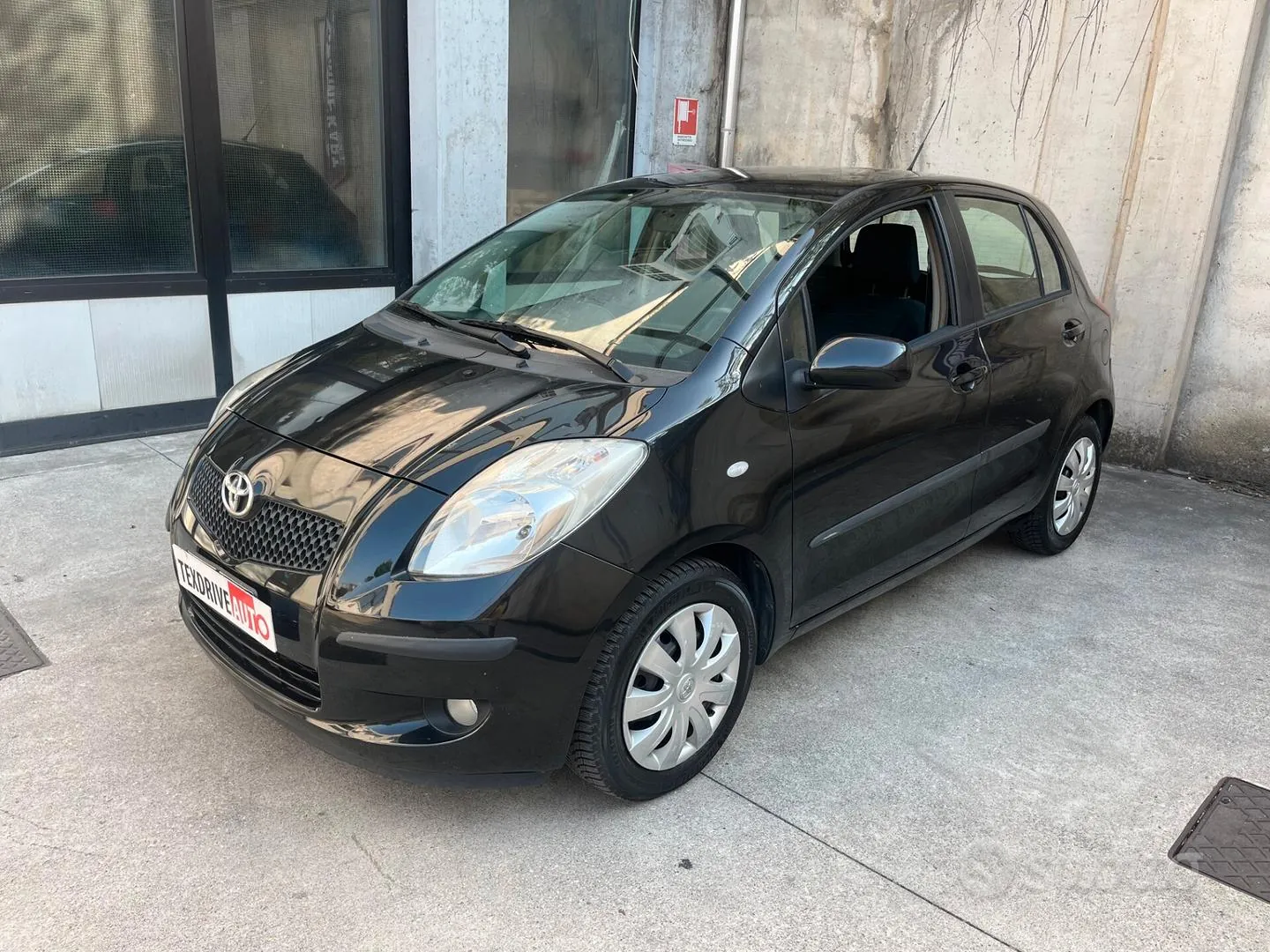 Toyota Yaris 2008 photo 2