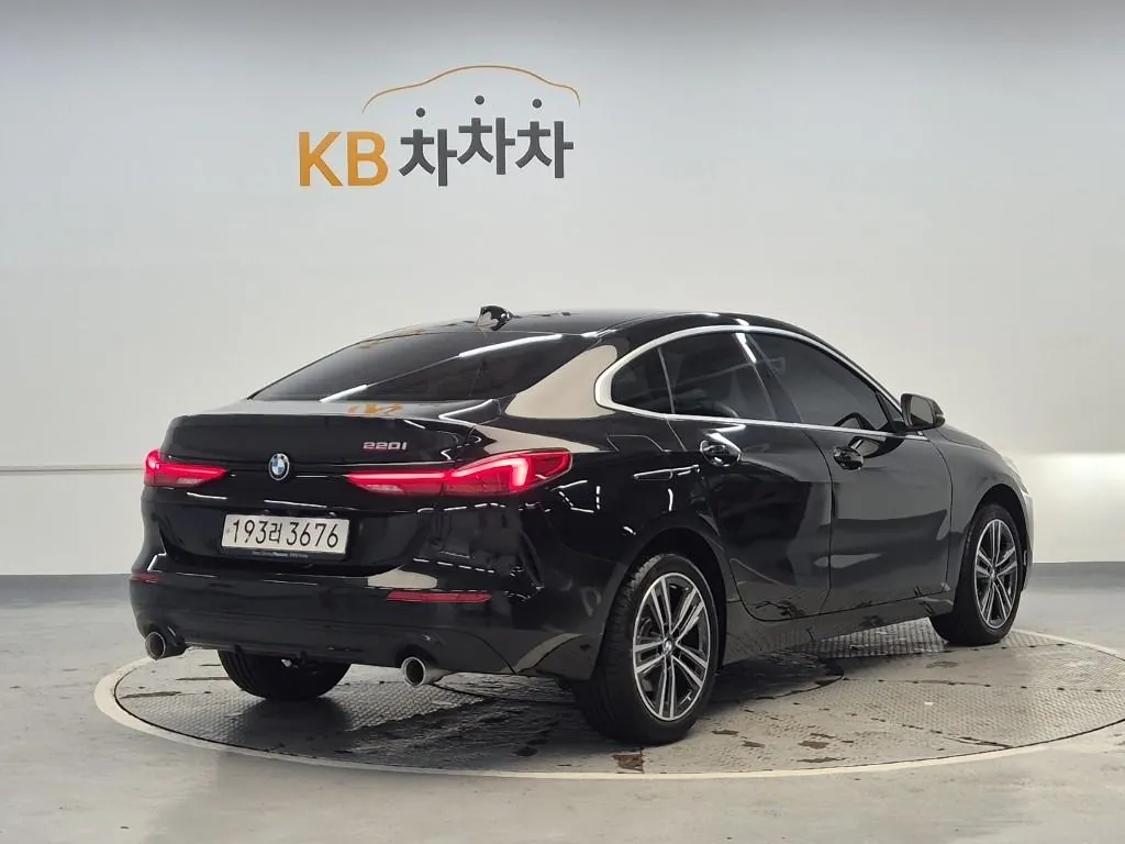 BMW 2 Series 2024 photo 3