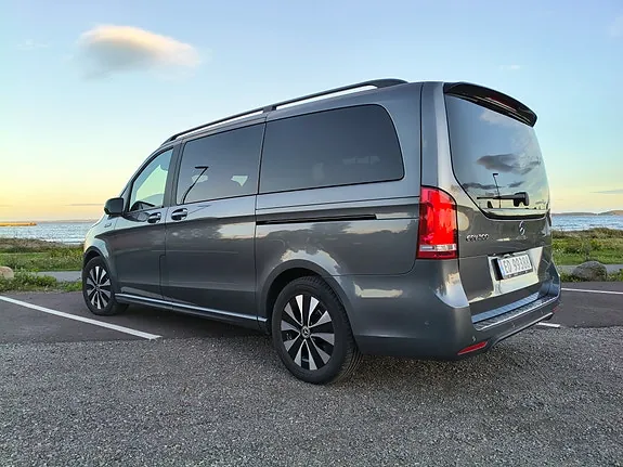 Mercedes-Benz Eqv300 2021 photo 2