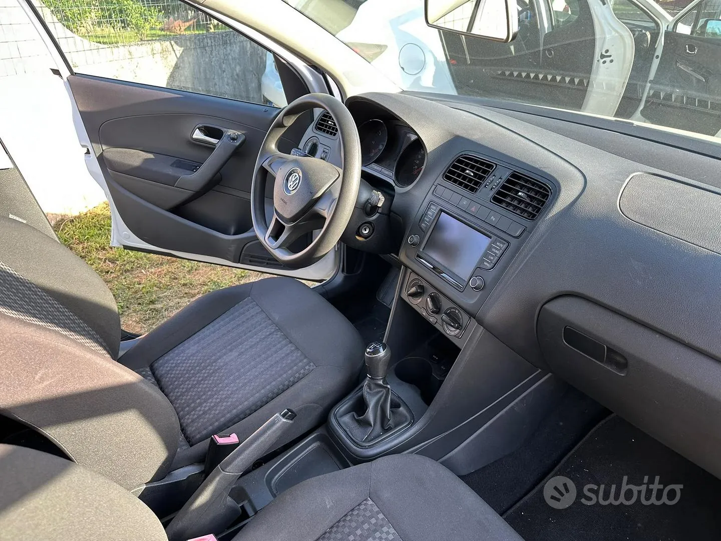 Volkswagen Polo 2016 photo 3