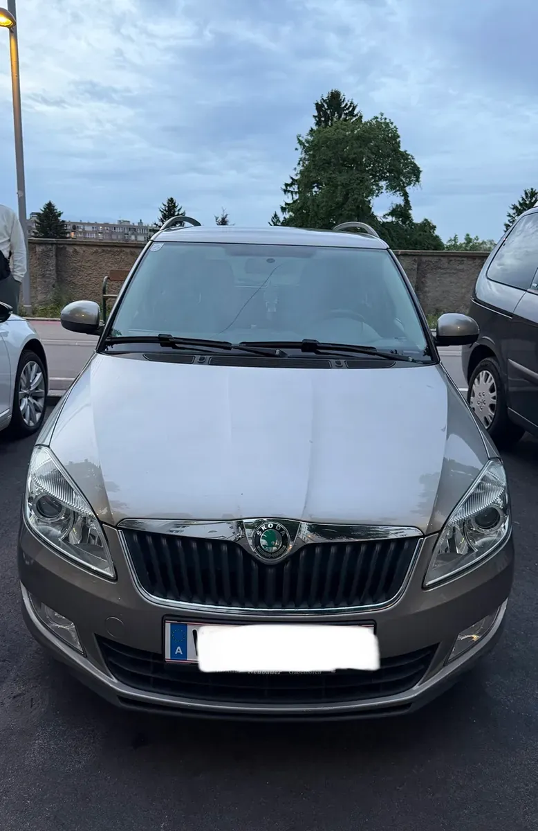 Skoda Fabia 2012 photo 3