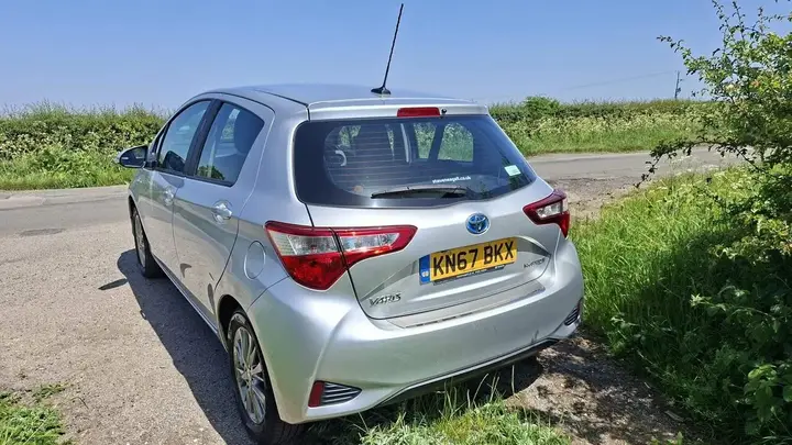 Toyota Yaris Hybrid 2017 photo 4
