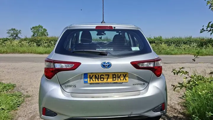 Toyota Yaris Hybrid 2017 photo 5