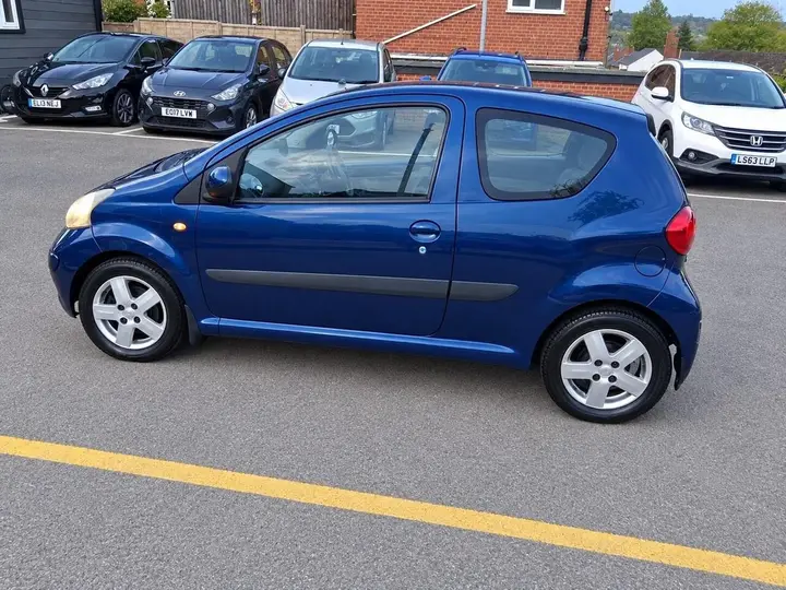 Toyota Aygo 2008 photo 2