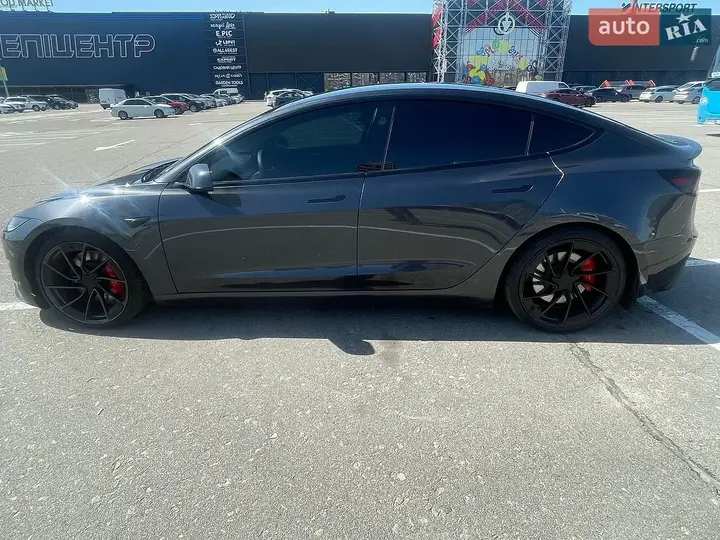 Tesla Model 3 2024 photo 5