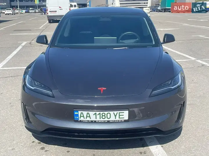 Tesla Model 3 2024 photo 3