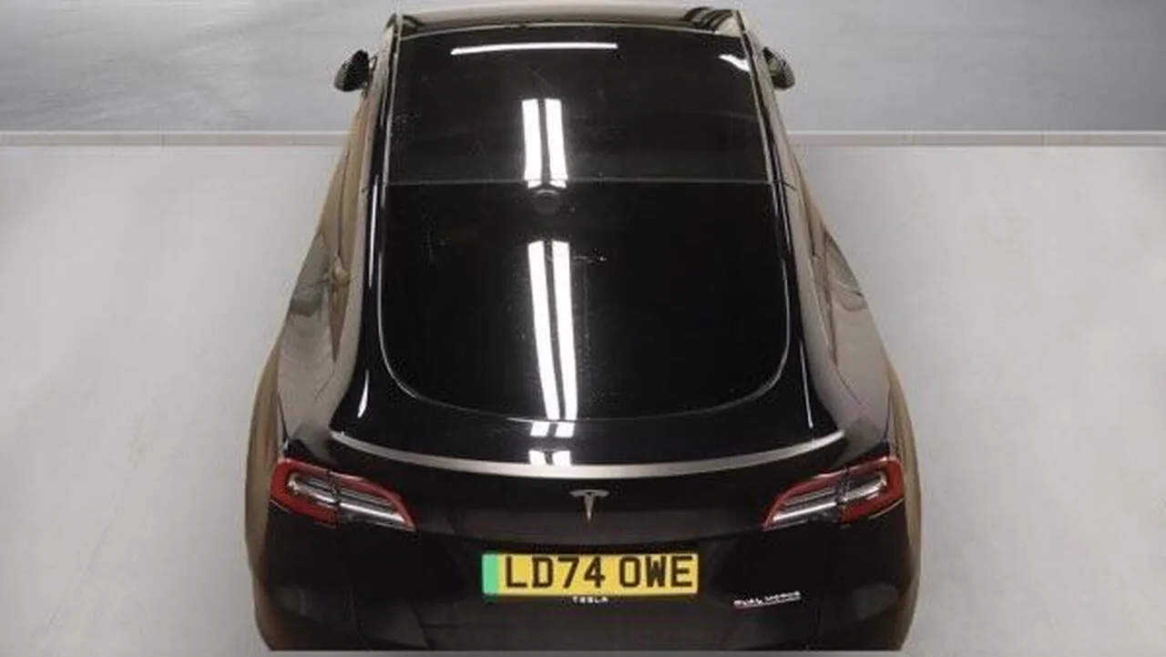 Tesla Model Y 2024 photo 5