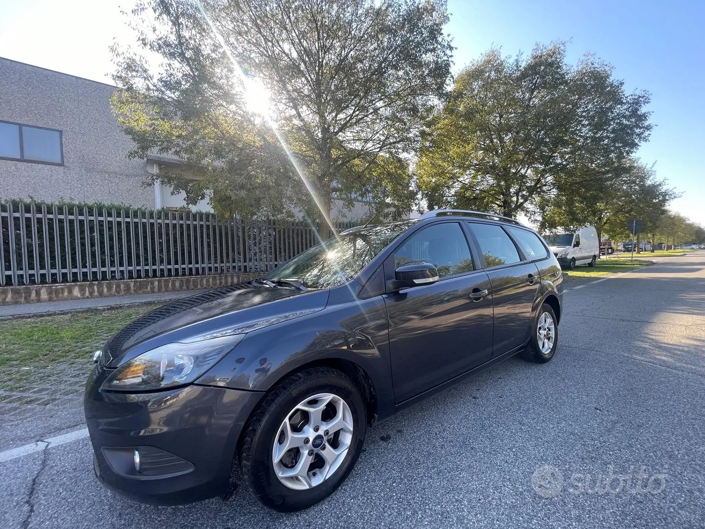 Ford Focus 2009 photo 2