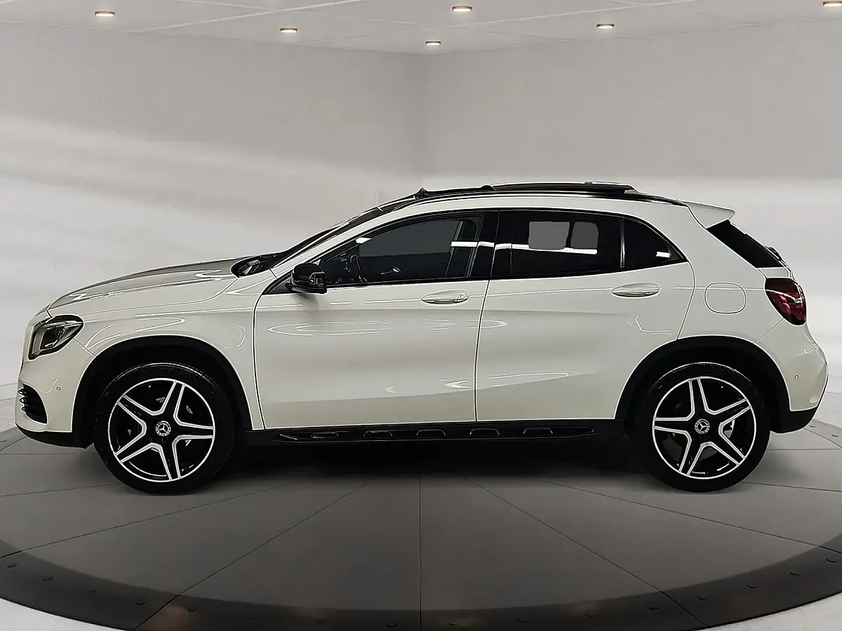Mercedes-Benz Gla Class 2017 photo 2