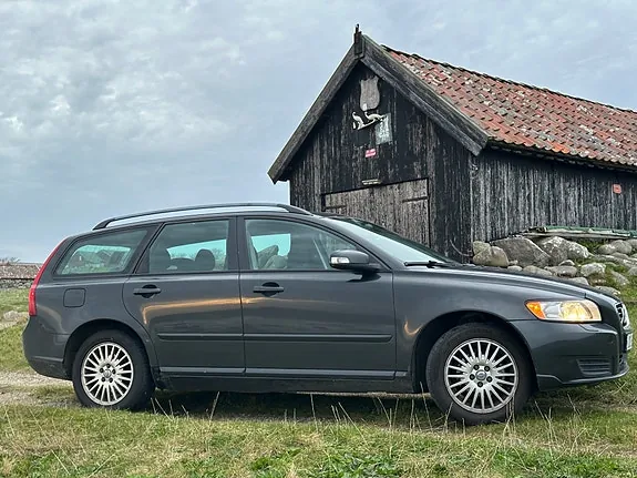 Volvo V50 2009 photo 2
